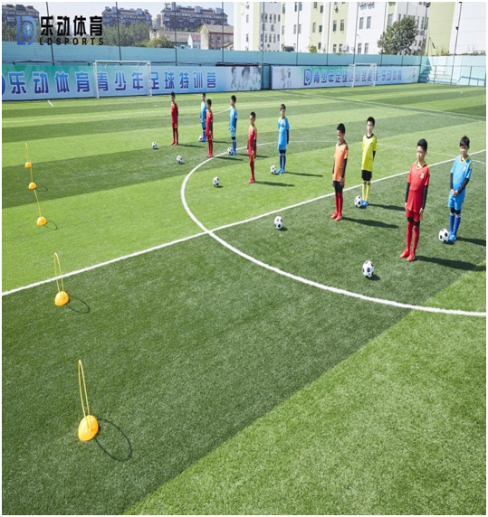 足球絕不只是培養技術動作，樂動體育同樣重視理論知識的培訓